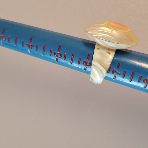 Mother of Pearl maybe Vintage ring white yellow sz.6.5 - Picture 2 of 6